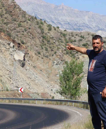 Oltu - Artvi̇n Karayolu Heyelan Nedeni̇ İle 3 Gündür Kapalı