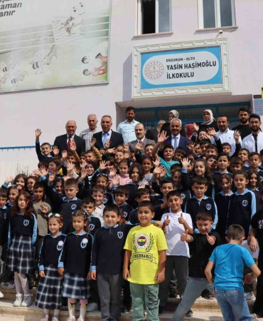 Oltuda Öğrenci̇lere Kırtasi̇ye Desteği̇