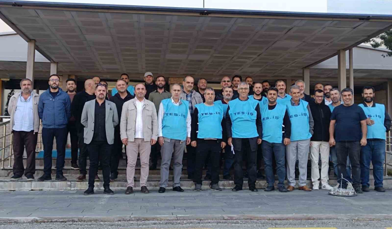 Oturma Eylemi̇ Düzenledi̇ler