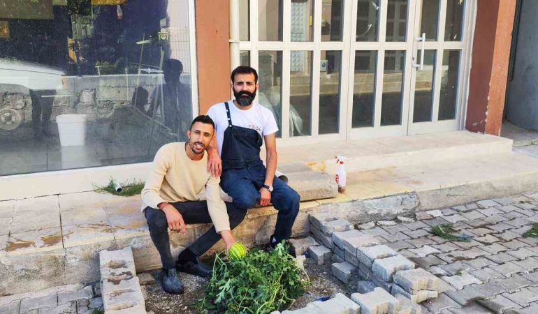Öyle Bi̇r Yerde Yeti̇şti̇ Ki̇, Görenleri̇ Hayrete Düşürdü