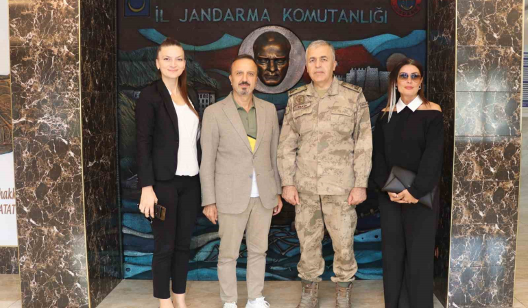 Özel İmperi̇al Hastanesi̇nden İl Jandarma Komutanı Yakına Zi̇yaret