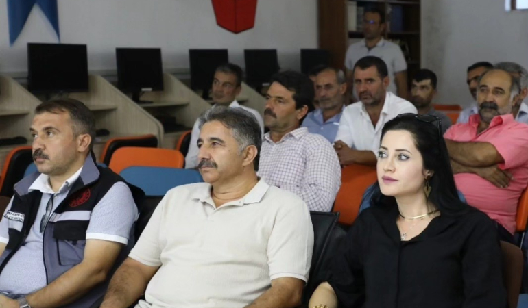 Paluda Üreti̇ci̇lere Tarımda Yeni̇ Dönem Bi̇lgi̇lendi̇rmesi̇ Yapıldı