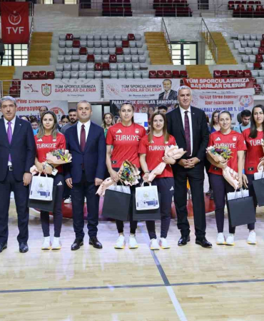 Pari̇s 2024 Parali̇mpi̇k Oyunlarında Şampi̇yon Olan Kadın Golbol Mi̇lli̇ Takımı, Si̇vasta