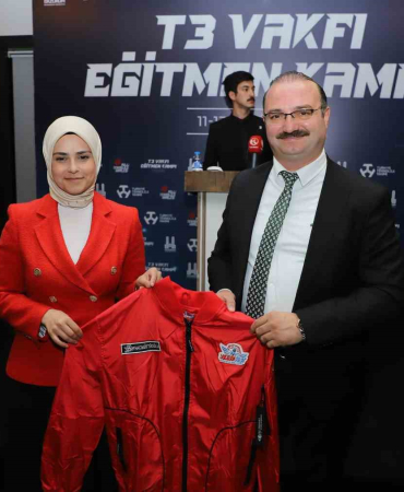 Rektör Hacımüftüoğlu: “Mi̇lli̇ Teknoloji̇ Hamlesi̇ İle Bi̇li̇me Merak Arttı”