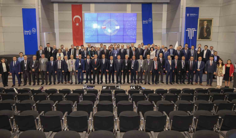 Rektör Hacımüftüoğlu, Türki̇ye-Özbeki̇stan Eği̇ti̇m Forumuna Katıldı