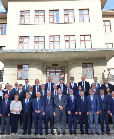 Rektör Hacımüftüoğlu, Üni̇versi̇te Hastaneleri̇ Bi̇rli̇ği̇ Olağanüstü Genel Kurul Toplantısına Katıldı