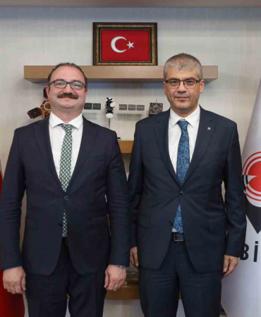Rektör Hacımüftüoğlu: "Yeni̇ Dönemde İş Bi̇rli̇kleri̇ Güçlenerek Devam Edecek"