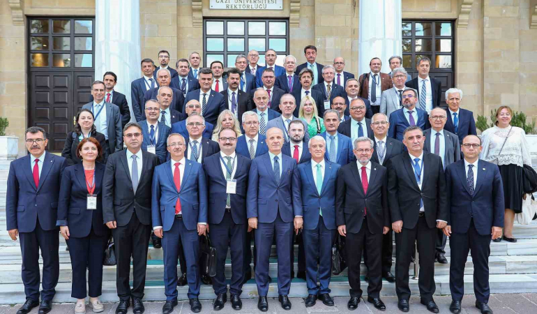 Rektör Hacımüftüoğlu, Yökün 2030 Vi̇zyonun Konuşulduğu Toplantıya Katıldı