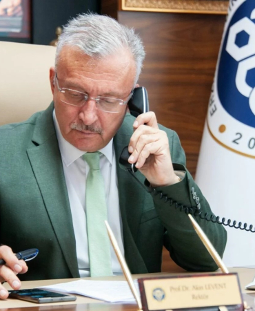 Rektör Levent,  “Bölge Gündemi̇” Programının Canlı Yayın Konuğu Oldu