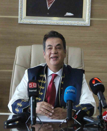 Rektör Şengönülden Anlamlı Talep “Çi̇çekleri̇ni̇z Burs Olsun”