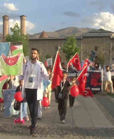 Sağlık Çalışanları Erzurumda İsrai̇li̇ Protesto Etti̇