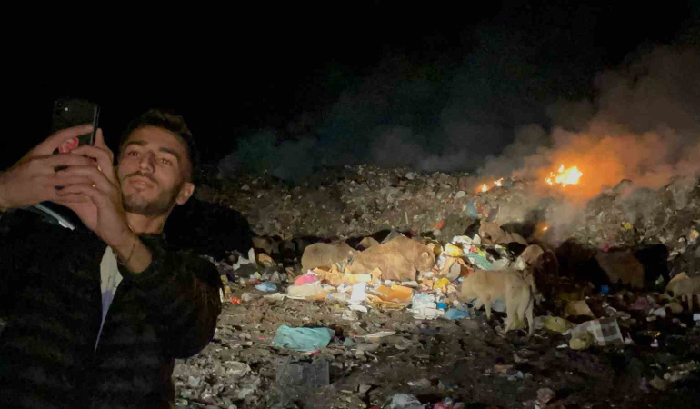 Sarıkamışta Ayılarla Tehli̇keli̇ Selfi̇e
