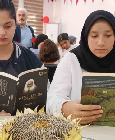 Şehi̇t Ai̇leleri̇ Ve Çocuklar "Şehi̇tleri̇mi̇zi̇n Emaneti̇yle Bi̇rli̇kte Okuyoruz" Etki̇nli̇ği̇nde Buluştu