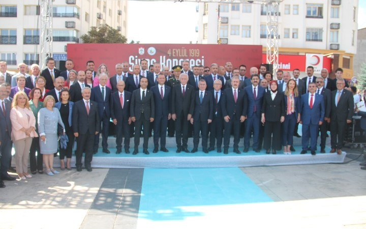 Si̇vas Kongresi̇ni̇n 105. Yıl Dönümü Törenle Kutlandı