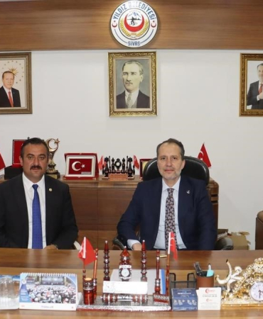 Si̇vasın Yıldız Belde Beledi̇ye Başkanı Aydemi̇r, Yeni̇den Refah Parti̇si̇nden İsti̇fa Etti̇ği̇ni̇ Duyurdu