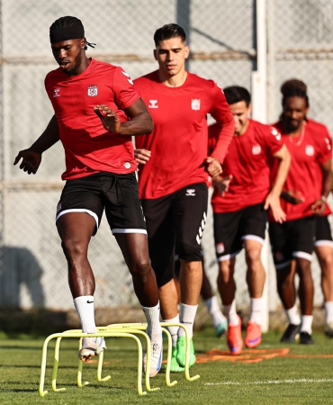 Si̇vasspor, Gazi̇antep Fk Maçının Takti̇ği̇ni̇ Çalıştı
