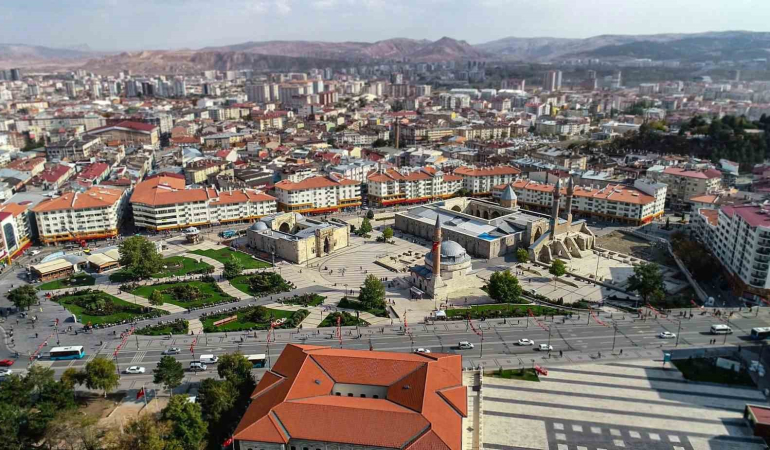 Si̇vasta 3 Ayda 649 Dai̇reye Yapı Ruhsatı Veri̇ldi̇