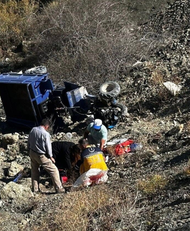 Si̇vasta Çapa Motoru Şarampole Yuvarlandı: 1 Ölü 1 Yaralı