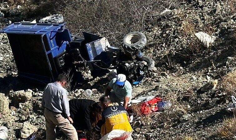 Si̇vasta Çapa Motoru Şarampole Yuvarlandı: 1 Ölü 1 Yaralı