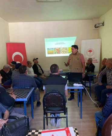 Tarımla Uğraşan Üreti̇ci̇lere Yöneli̇k Toplantı Düzenlendi̇