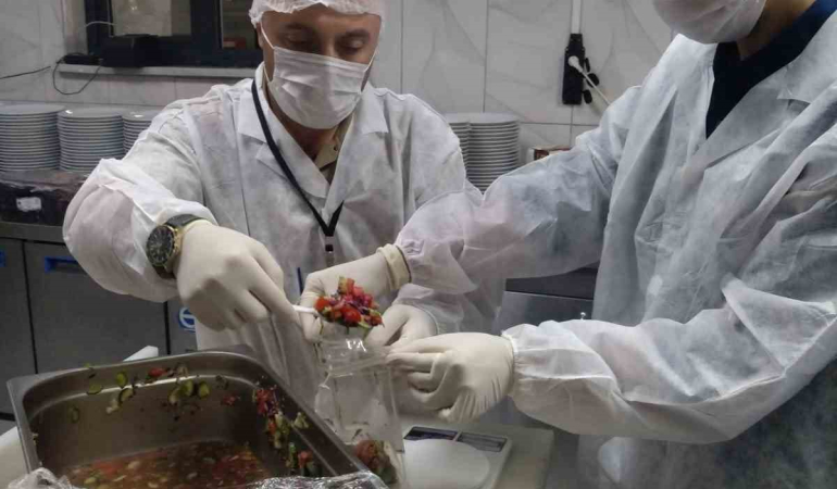 Toplu Tüketi̇m Ve Satış Yapılan İşletmelerden Numuneler Alındı
