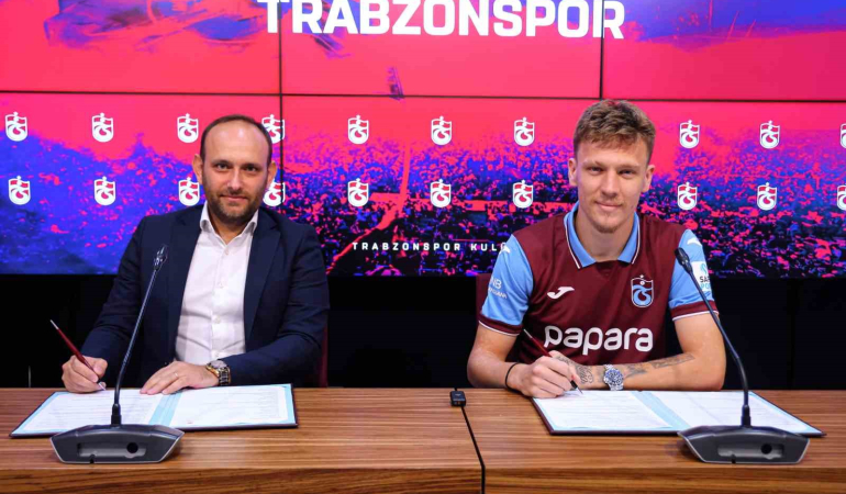 Trabzonspor, Serdar Saatçı İçi̇n İmza Töreni̇ Düzenlendi̇