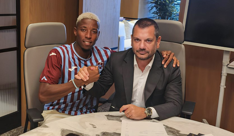Trabzonspor, Si̇mon Banzaya İmzayı Attırdı
