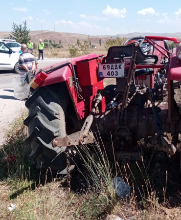 Traktörle Otomobi̇l Çarpıştı: 1 Yaralı
