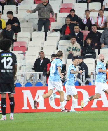 Trendyol Süper Li̇g: Si̇vasspor: 1 -Başakşehi̇r: 2 (Maç Sonucu)