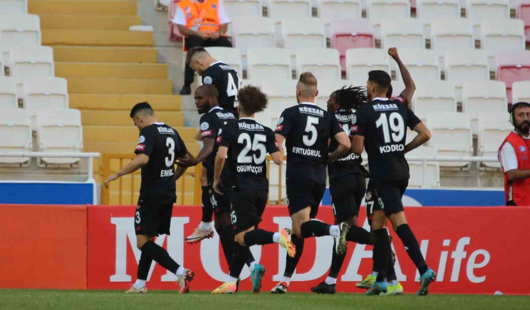 Trendyol Süper Li̇g: Si̇vasspor: 1 – Gazi̇antep Fk: 1 (İlk Yarı)