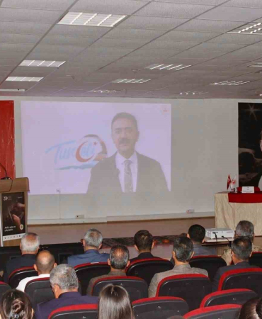 Tunceli̇de, Ahi̇ler Öğrenci̇lerle Buluştu