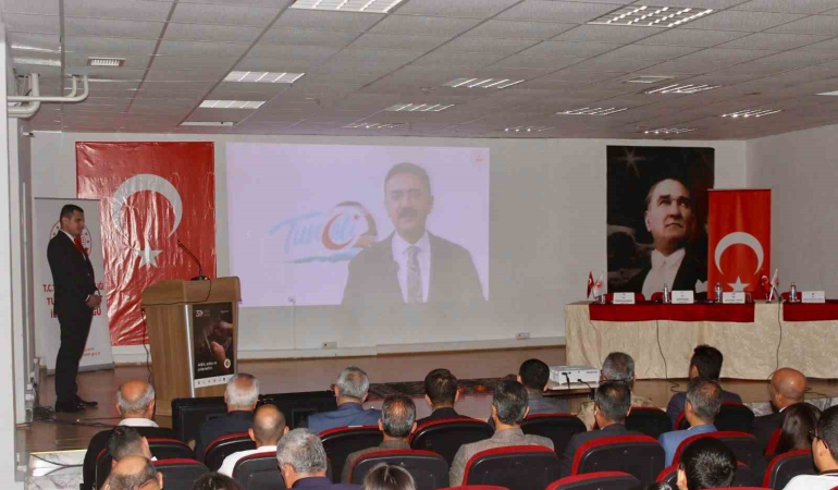 Tunceli̇de, Ahi̇ler Öğrenci̇lerle Buluştu