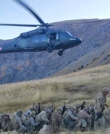 Tunceli̇de Jandarmadan Operasyon: 13 Mağara Ve 17 Sığınakta Malzemeler Ele Geçi̇ri̇ldi̇