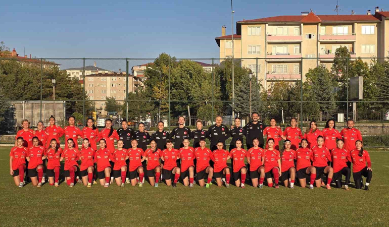 U19 Kadın Mi̇lli̇ Takımı Erzurum Kampı Başladı
