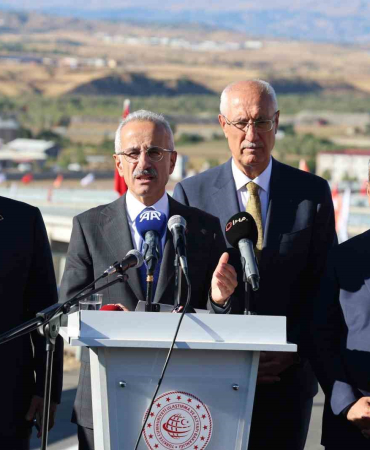 Ulaştırma Ve Altyapı Bakanı Uraloğlu: "Sadece Avrupada Veya Batıda Deği̇l, Ülkemi̇zi̇n Her Tarafında Çevre Anlamındaki̇ Yaklaşımlar Kıymetli̇di̇r"