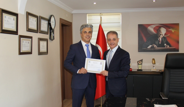 Vali̇ Aydoğdudan Başheki̇m Kuyrukluyıldıza Başarı Belgesi̇