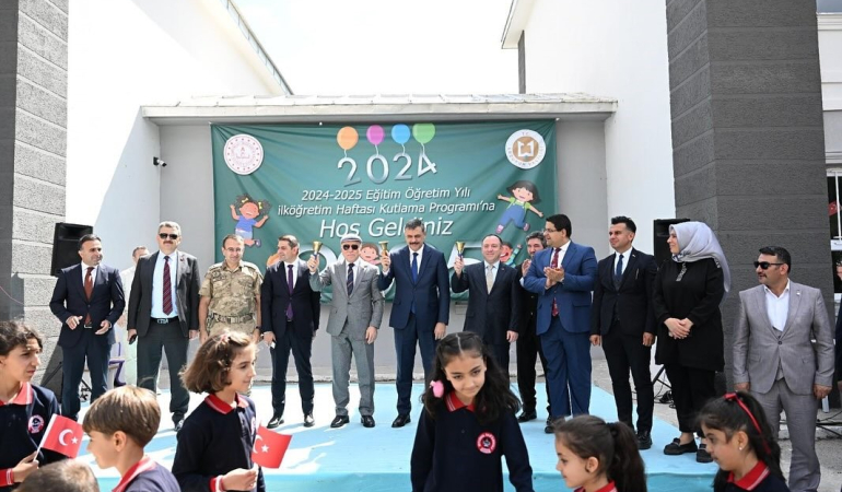 Vali̇ Çi̇ftçi̇: “Maari̇f Modeli̇ Hayırlara Vesi̇le Olsun”