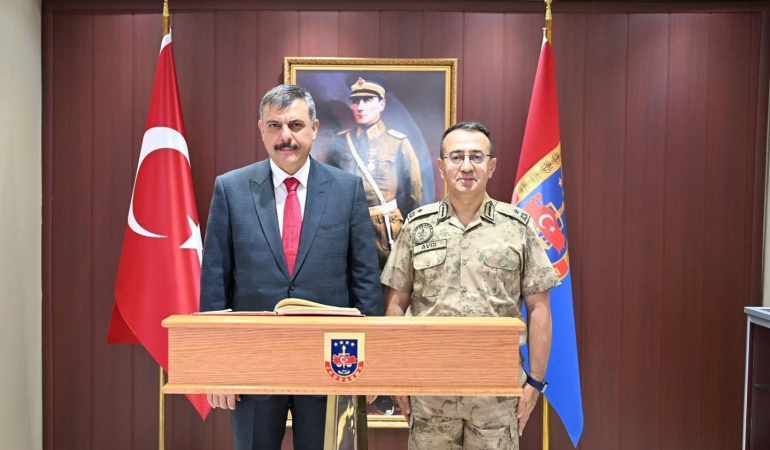 Vali̇ Çi̇ftçi̇den Avcı Paşaya Zi̇yaret