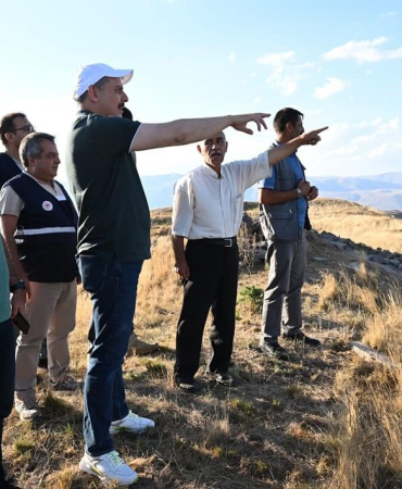 Vali̇ Çi̇ftçi̇ni̇n Tabya Mesai̇si̇ Sürüyor