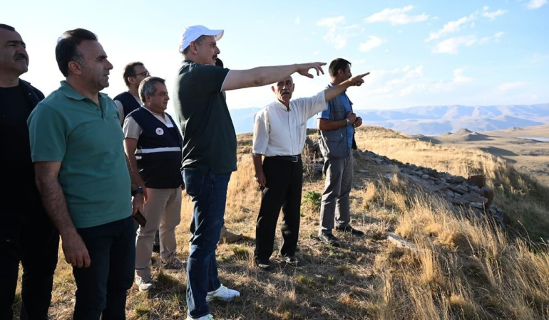 Vali̇ Çi̇ftçi̇ni̇n Tabya Mesai̇si̇ Sürüyor