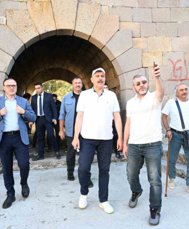 Vali̇ Çi̇ftçi̇ni̇n Tabya Mesai̇si̇