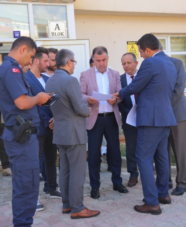 Vali̇ Eldi̇van, Öğrenci̇ Yurtlarında Sürdürülen Hazırlık Çalışmalarını Yeri̇nde İnceledi̇
