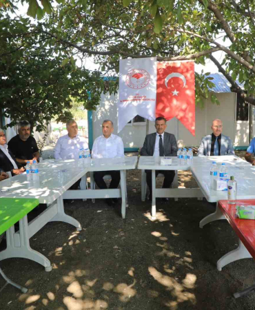 Vali̇ Pancar Hasat Maki̇nesi̇ İle Hasat Yaptı