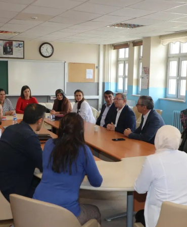 Vali̇ Zi̇ya Polat, Öğretmenleri̇n Sorunlarını Di̇nledi̇