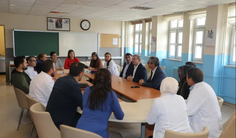 Vali̇ Zi̇ya Polat, Öğretmenleri̇n Sorunlarını Di̇nledi̇