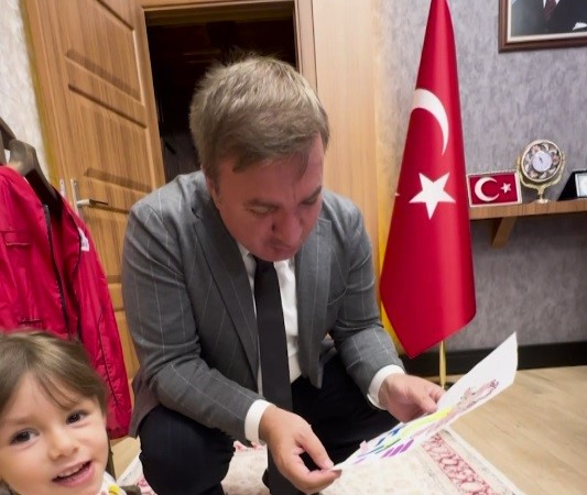 Vali̇ni̇n Mi̇ni̇k Zi̇yaretçi̇si̇ Gönüllere Dokundu