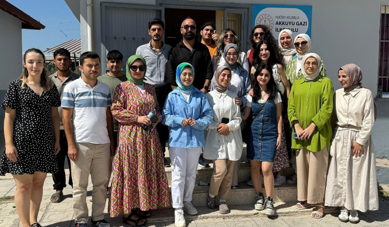 Yakuti̇ye Gençli̇k Merkezi̇ İle Gülümsedi̇ler