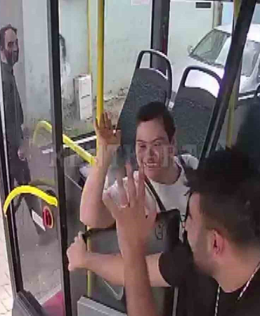 Yanlış Otobüse Bi̇nen Anne Ve Engelli̇ Kızına Şoförden Büyük Jest