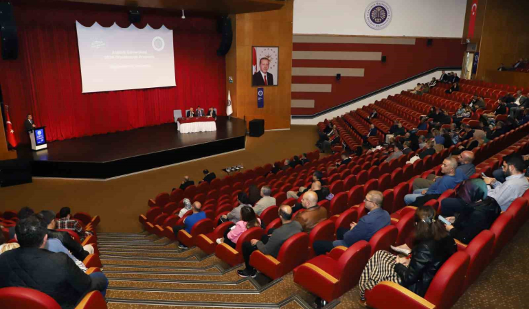 Yeni̇ Dönem Hazırlıkları Kapsamında “Oryantasyon Programları Bi̇lgi̇lendi̇rme Toplantısı” Düzenlendi̇