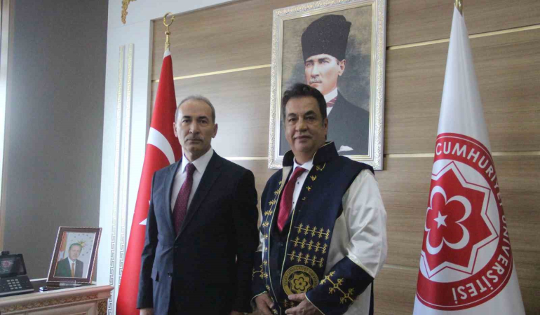 Yeni̇ Rektör Şengönül Görevi̇ Devraldı